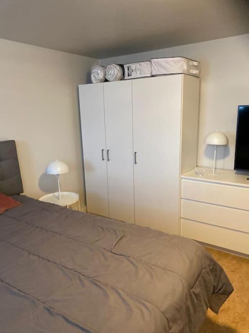 Centrally Located, Cozy W Free Prk. * Reiquiavique